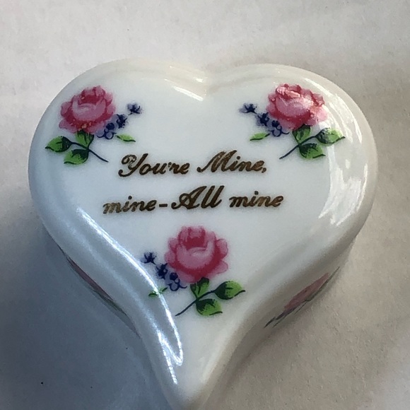 Vintage Lefton Bone China with hand painted roses trinket box prestine condition - Picture 10 of 10